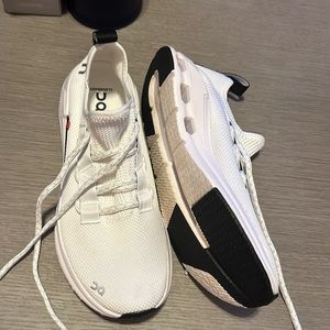 Cloudeasy Shoes size 9